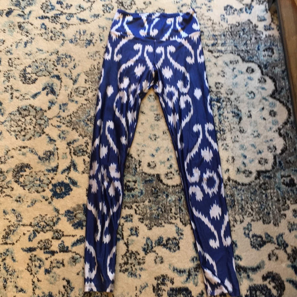 Blue and white gold sheep yoga pants